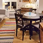 Casa de Férias 7 Person Holiday Home In Skutvik *