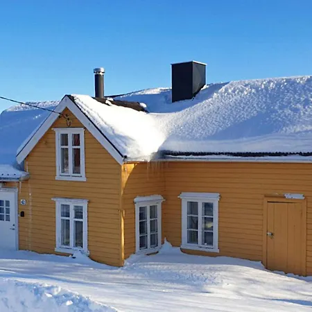 5 Person In Skutvik Holiday home