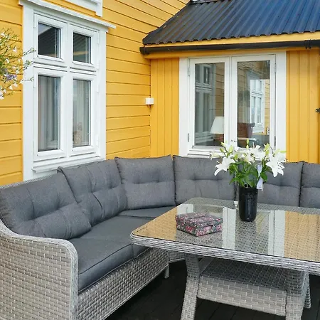 Seaside Charm In Hamaroy-by Traum